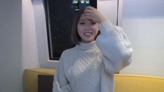 超级推荐【蜜桃cc】❤️新下海女神长得不错,翘高高美腿❤️给哥哥来插~挺优质~~双洞齐开~狂撸